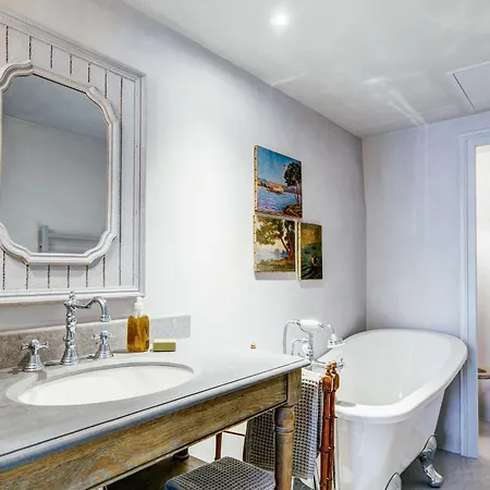 Authentic Charming In The Heart Of