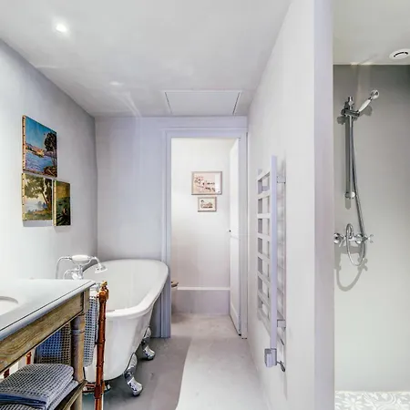 Authentic Charming In The Heart Of